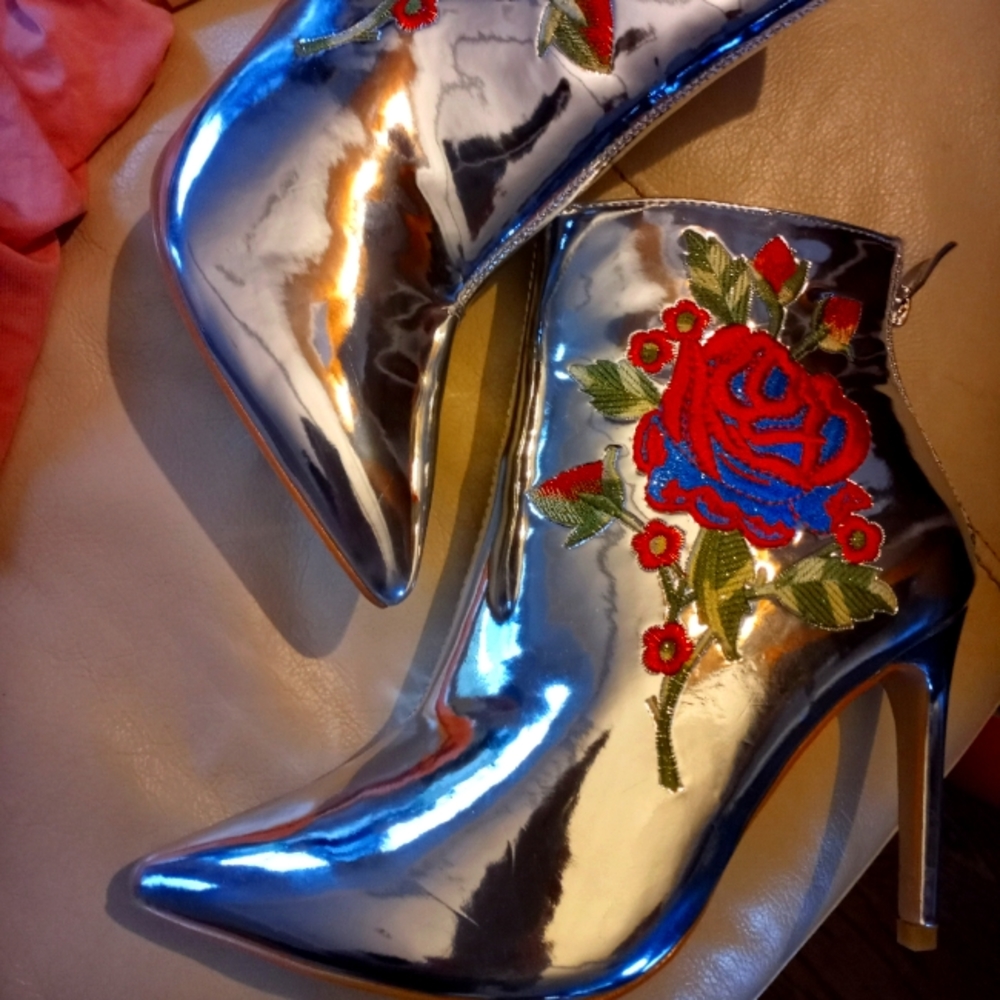 Womans ankle boots